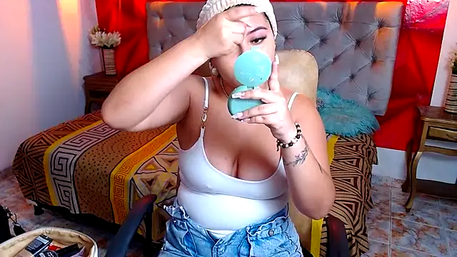 IsabellaaSweet online show from October 4, 2025, 12:47 pm