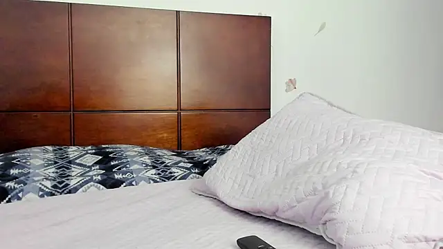 Snapshot of marie_pourtoii chatting on December 19, 2025, 1:01 am marie pourtoii online show from December 19, 2025, 1:01 am