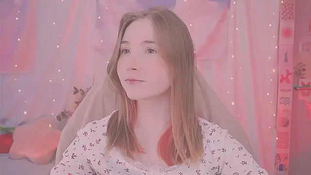 Snapshot of Linaaly chatting on January 19, 2026, 6:50 am Linaaly online show from January 19, 2026, 6:50 am