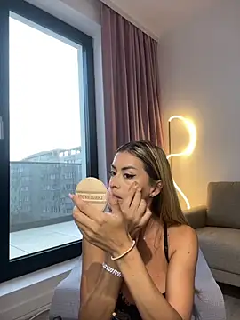  Luxie  online show from October 21, 2025, 6:14 am