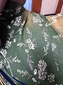 Snapshot of TAMIL_ELAKKIYA chatting on October 4, 2025, 12:36 pm TAMIL ELAKKIYA online show from October 4, 2025, 12:36 pm