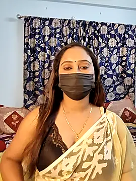 Cute-lusi online show from October 25, 2025, 1:07 pm