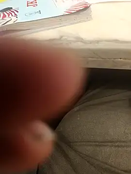 hotboy43339 online show from December 15, 2025, 9:13 am