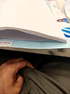 hotboy43339 online show from February 3, 2026, 5:38 am