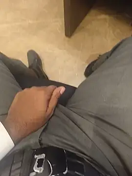 hotboy43339 online show from June 12, 2026, 10:36 am