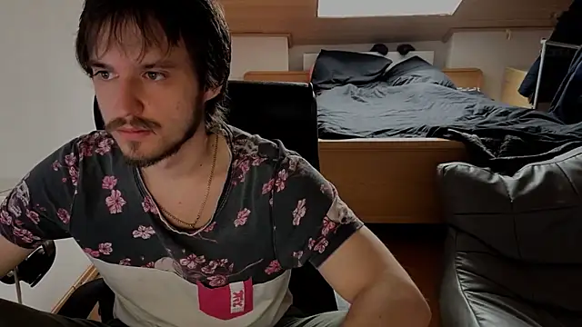 Snapshot of Bez3ybik chatting on February 14, 2026, 8:22 am Bez3ybik online show from February 14, 2026, 8:22 am