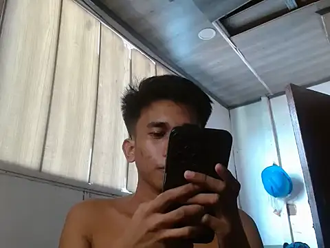 charlie0728 online show from December 21, 2025, 2:51 am