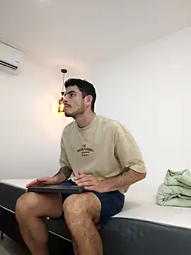 Snapshot of damian_bull chatting on September 14, 2025, 7:57 pm damian bull online show from September 14, 2025, 7:57 pm