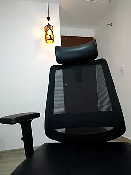 Snapshot of damian_bull chatting on September 22, 2025, 7:49 pm damian bull online show from September 22, 2025, 7:49 pm