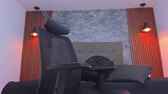 Snapshot of damian_bull chatting on November 2, 2025, 8:11 pm damian bull online show from November 2, 2025, 8:11 pm