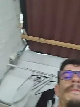 Snapshot of damian_bull chatting on November 8, 2025, 9:13 pm damian bull online show from November 8, 2025, 9:13 pm