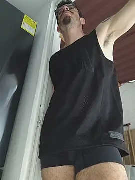 Snapshot of damian_bull chatting on November 11, 2025, 7:25 pm damian bull online show from November 11, 2025, 7:25 pm