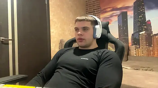 MusclePhantom online show from February 16, 2026, 9:00 pm