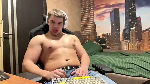 MusclePhantom online show from March 4, 2026, 9:10 pm