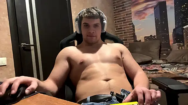 MusclePhantom online show from March 8, 2026, 8:23 pm