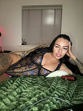 BELLABLACKXUK online show from April 7, 2026, 9:48 pm