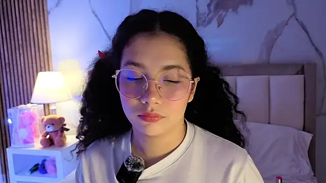 LunaRosse  online show from November 11, 2025, 11:54 am