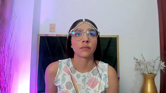 IvyJhons online show from October 15, 2025, 11:43 am