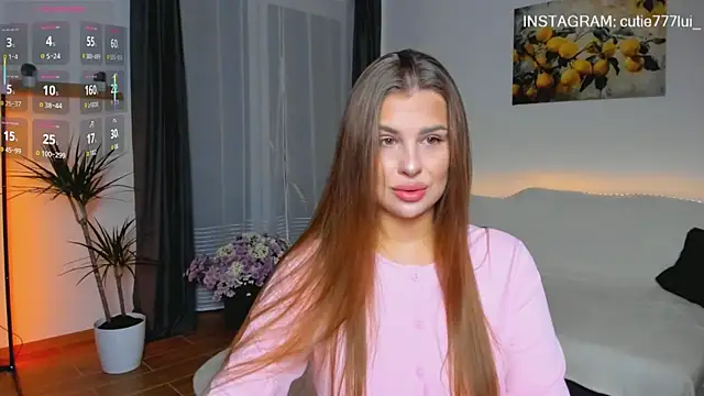 Snapshot of Cutie_Lui chatting on October 1, 2025, 5:13 am Cutie Lui online show from October 1, 2025, 5:13 am