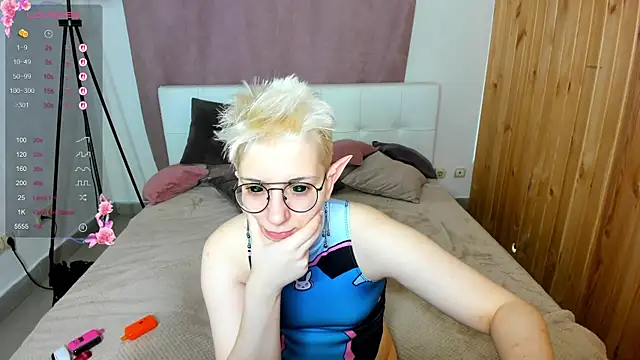 Snapshot of KayleBloom chatting on September 22, 2025, 2:35 am KayleBloom online show from September 22, 2025, 2:35 am