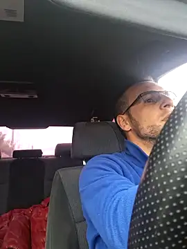 Necunoscutul001 online show from October 5, 2025, 11:19 am