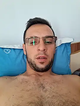 Necunoscutul001 online show from October 7, 2025, 12:13 pm