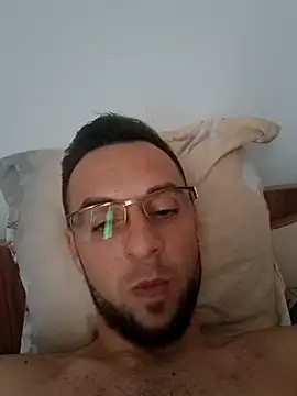 Necunoscutul001 online show from November 18, 2025, 9:03 am