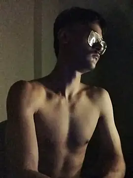 Snapshot of Mago666_ chatting on December 18, 2025, 2:17 am Mago666 online show from December 18, 2025, 2:17 am