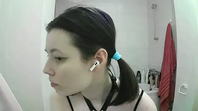 EdlinEngelby online show from October 4, 2025, 3:43 pm