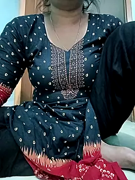 Snapshot of Rina-2 chatting on November 3, 2025, 6:03 am Rina-2 online show from November 3, 2025, 6:03 am