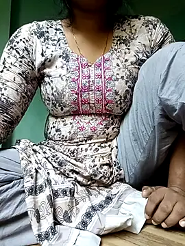 Snapshot of Rina-2 chatting on November 15, 2025, 3:26 am Rina-2 online show from November 15, 2025, 3:26 am