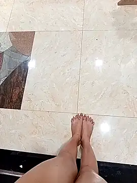 blueeyegirl22 online show from November 29, 2025, 9:18 pm