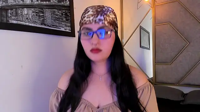 NavannyCattan online show from November 9, 2025, 6:01 am