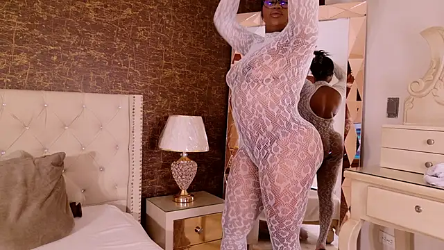 kaylie mitchel online show from November 5, 2025, 11:05 pm