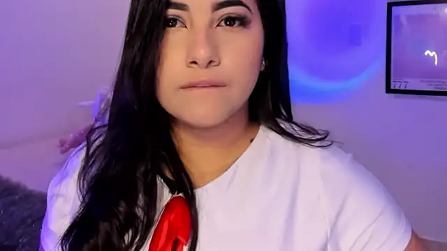 Snapshot of megancartter_ chatting on December 1, 2025, 12:43 pm megancartter online show from December 1, 2025, 12:43 pm