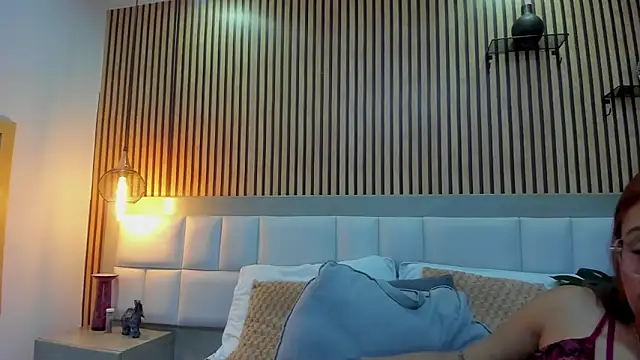 KattyBonnie online show from October 19, 2025, 7:58 pm