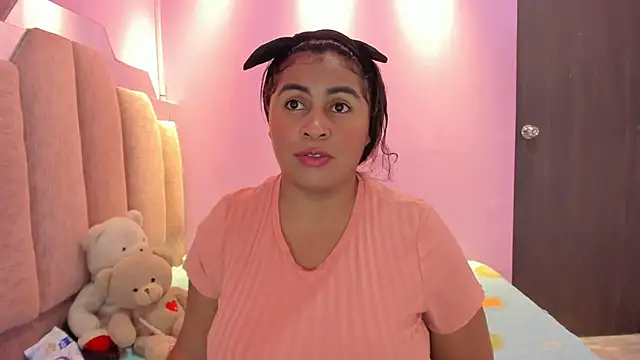 AndreaSweet2 online show from December 1, 2025, 8:03 pm