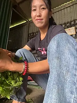 Huong-Ly online show from September 13, 2025, 6:57 am