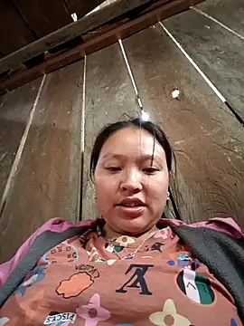 MuiNay online show from November 17, 2025, 2:06 am