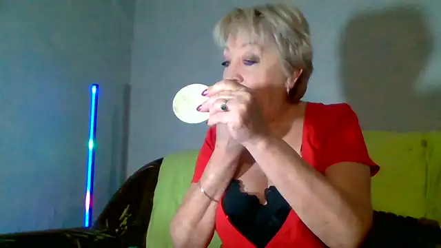 DianaQDream online show from March 1, 2026, 4:14 am