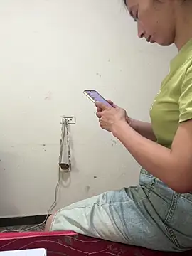 crhong666 online show from October 7, 2025, 12:19 am