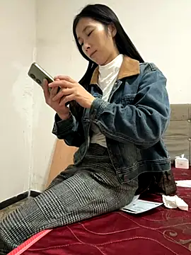 crhong666 online show from October 21, 2025, 12:33 am