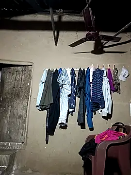 nughtytommy01 online show from November 28, 2025, 11:35 am