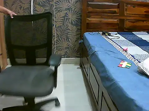 Snapshot of Poonam_queen021 chatting on October 25, 2025, 11:51 am Poonam queen021 online show from October 25, 2025, 11:51 am