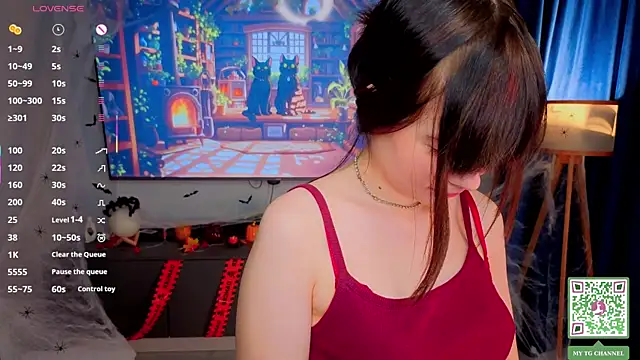 Honeey Beee online show from November 2, 2025, 4:31 pm