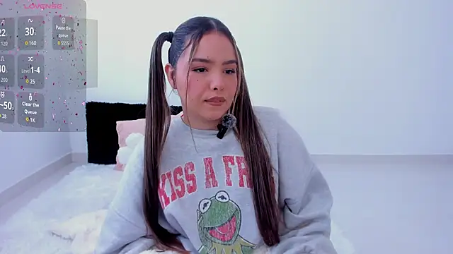 Alana Banana  online show from October 16, 2025, 4:30 pm