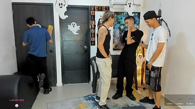 Snapshot of Playhardsex_ chatting on October 15, 2025, 11:05 pm Playhardsex online show from October 15, 2025, 11:05 pm