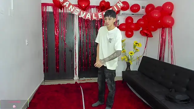 Snapshot of Playhardsex_ chatting on February 12, 2026, 11:00 pm Playhardsex online show from February 12, 2026, 11:00 pm