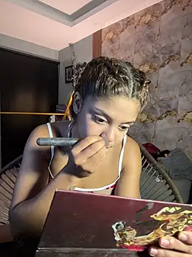 hannachris- online show from December 3, 2025, 11:25 pm