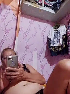 vickyhot1966 online show from December 20, 2025, 12:01 pm